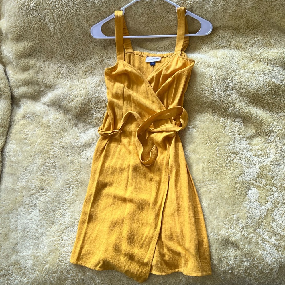 size xs Universal Thread yellow dress